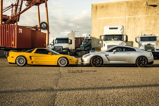 Nissan GT-R и Honda(Acura) NSX.