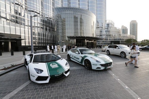 Фото подборка полиции Дубая