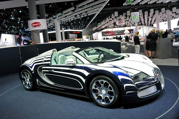 Фарфоровый Bugatti