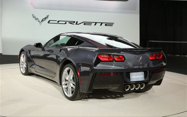 Chevrolet Corvette Stingray назван лучшим спорткаром года