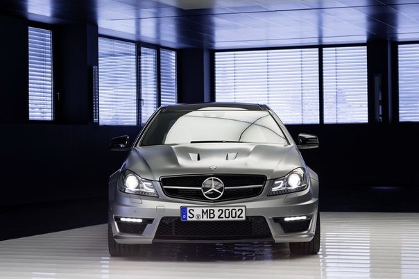 В Mercedes-Benz представили заряженный C63 AMG Edition 507