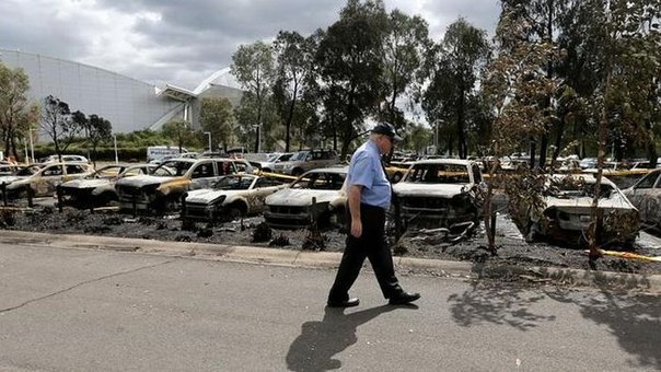 В Австралии сгорело 47 автомобилей.
