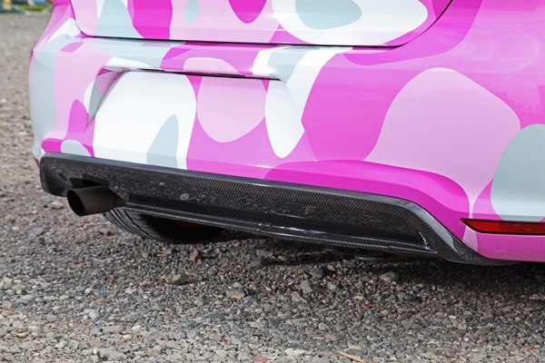 Гламур в военном стиле: Volkswagen цвета «розовый хаки»