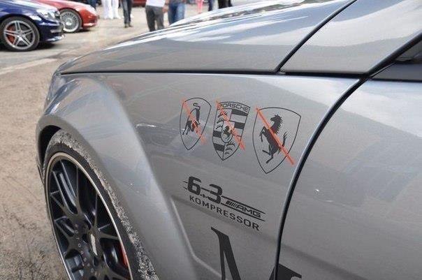 Провокационная наклейка на Mercedes