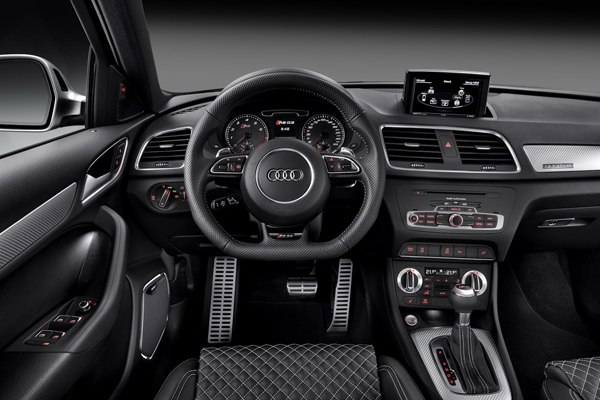 Audi анонсировала спортивный кроссовер RS Q3
