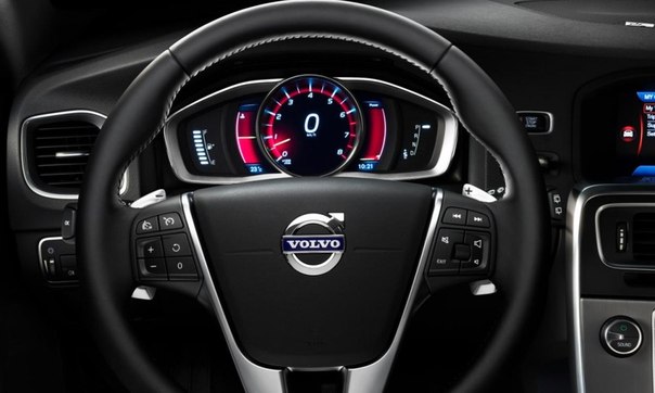 Volvo показала интерьер седана S60 2014
