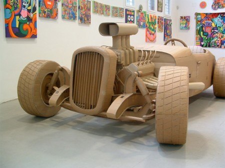 Скульптуры автомобилей из картона