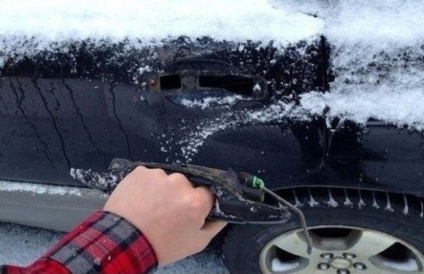 Как открыть замерзший замок машины?