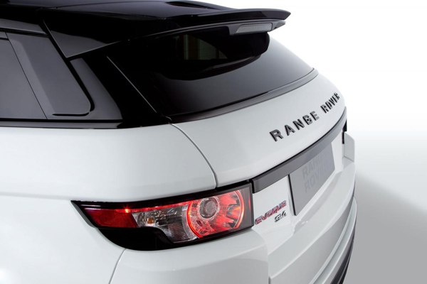 Range Rover представил Evoque Black Pack