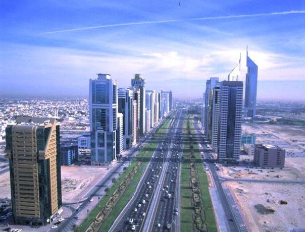 За езду на автомобиле со скоростью 200 км/час и выше в Дубае теперь будут привлекать к уголовной ответственности