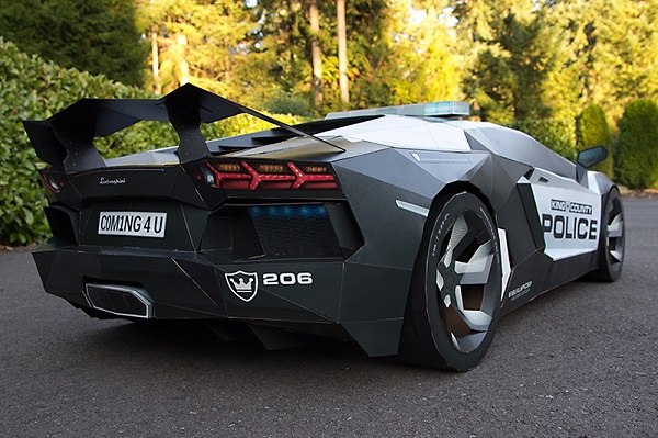 Шикарный Lamborghini из бумаги