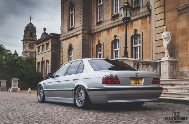 BMW E38.