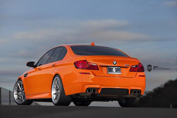 BMW M5 (F10) Valencia Orange от AE Performance