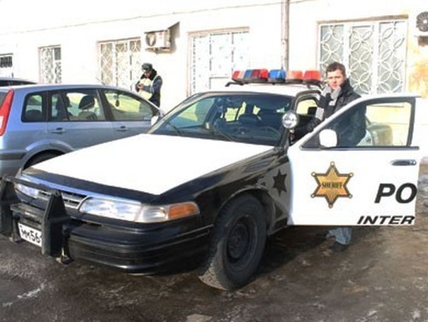Парень из Тулы купил автомобиль полиции США