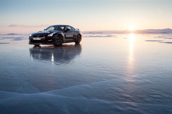 Nissan GT-R установил рекорд на льду Байкала