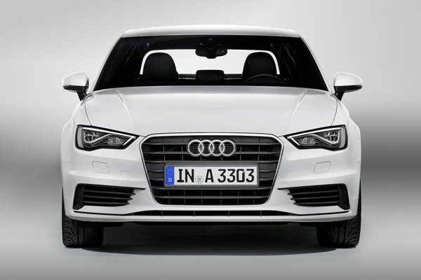 Audi рассекретила компактный седан A3
