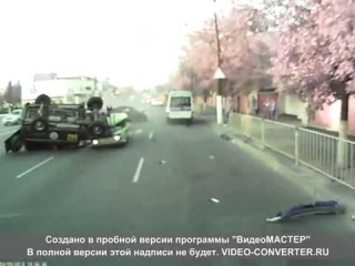 В Днепропетровске милицейский УАЗ столкнулся сразу с тремя машинами