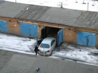 Парковка в гараж, с комментариями специалиста))