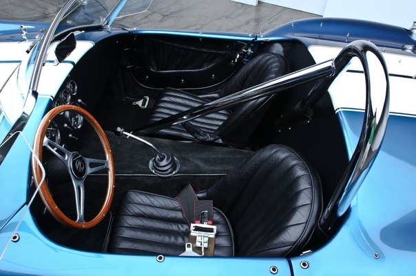 Культовый автомобиль AC Cobra. Модель MK3 1965 года.