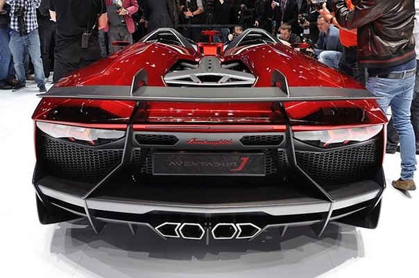 Уникальный Lamborghini Aventador J продали прямо на выставке