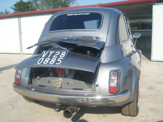 Fiat 500 получил мотор V12