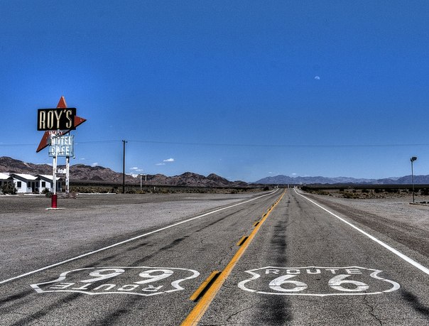 Route 66 - одно из первых шоссе в США, также известно как «Главная улица Америки». 