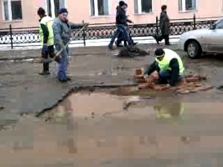 Вот так делают дороги в России за миллионы рублей!!!
