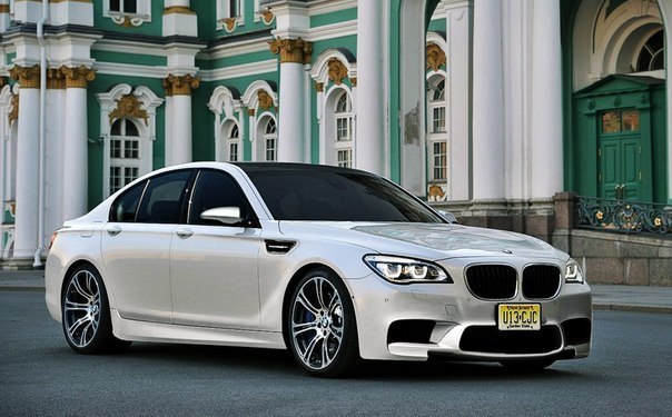 Первая модель BMW М7 возможно будет представлена в будущем.