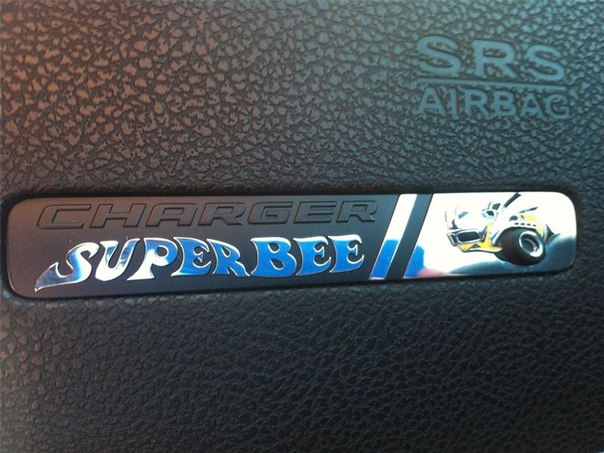 2013 Dodge Charger SRT SUPERBEE |392 HEMI V-8| 6.4L 470 л.с. 
