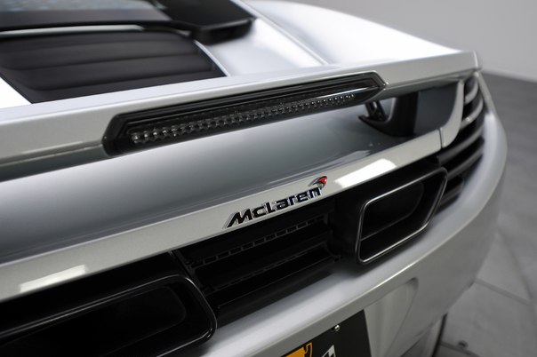 2012 McLaren MP4-12C 