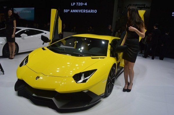 Lamborghini официально представила Aventador LP 720-4 50 Anniversario в Шанхае