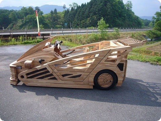 Деревянный супер-кар «Манива» производства Sada-Kenbi или машина для Буратино.