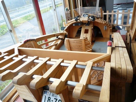Деревянный супер-кар «Манива» производства Sada-Kenbi или машина для Буратино.