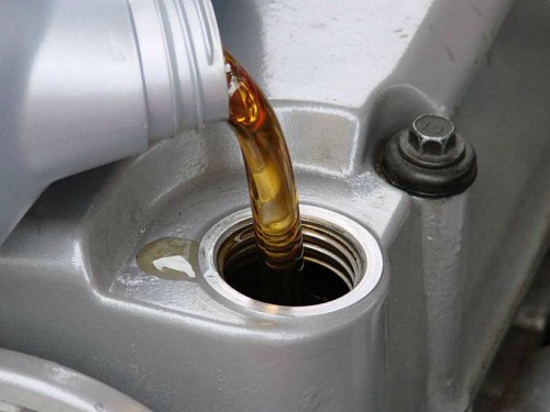 Как поменять масло и фильтр в двигателе автомобиля