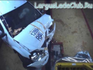В сети появились видеоролики краш-теста Lada Largus