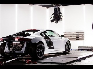 Сказочный звук двигателя Audi R8