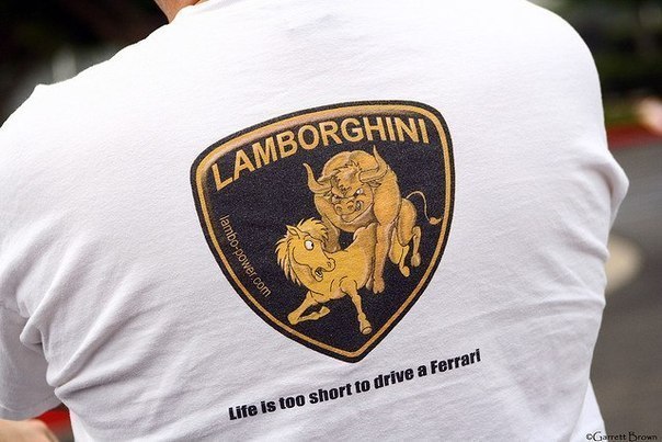Забавная реклама Lamborghini: "Жизнь слишком коротка чтобы водить Ferrari"