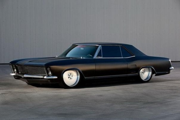 Пример стильного и великолепного тюнинга -  это Buick Riviera 1963 года от Fesler. 