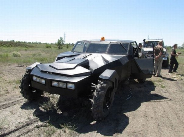 «Черный Ворон» – оригинальный автомобиль, собранный казахскими умельцами в своем гараже.
