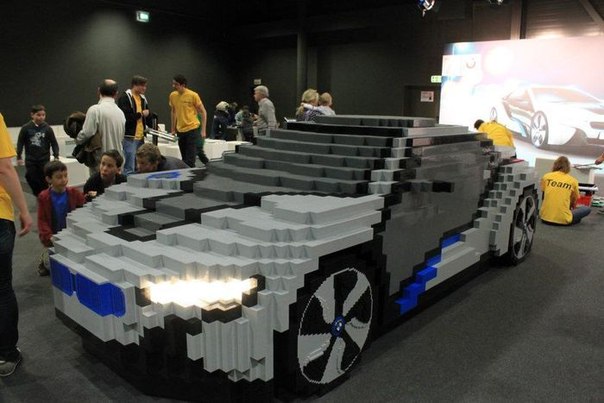 BMW i8 hybrid из конструктора LEGO