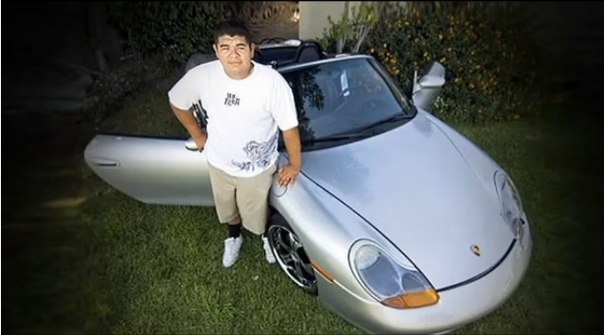 Американский подросток без денег обменял телефон на Porsche.