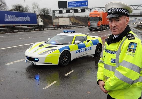 В Англии полиция задержала пьяного 9-летнего водителя