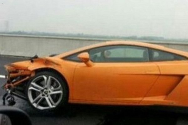 Тест-драйв Lamborghini Gallardo закончился уничтожением автомобиля