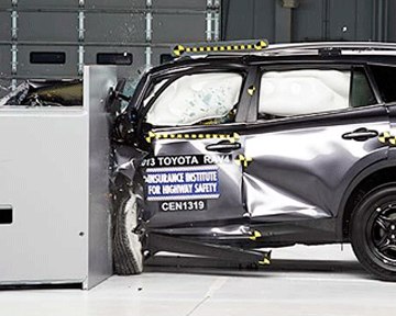Toyota RAV4 "провалила" американский тест на безопасность