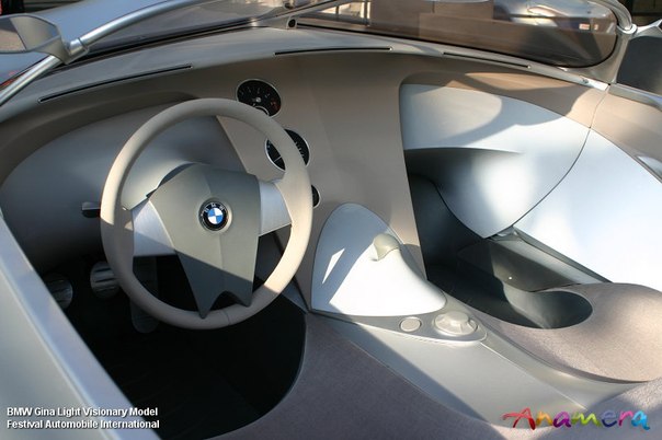 Уникальный концептуальный родстер BMW GINA Light. Нажатием кнопки в салоне, кузов и интерьер этого автомобиля могут полностью менять свою форму, благодаря тому, что вместо металла в конструкции прототипа применена специальная гибкая и износостойкая ткань.