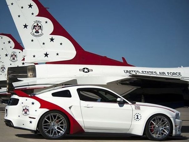 Уникальный Ford Mustang U.S. Air Force Thunderbirds продадут с аукциона
