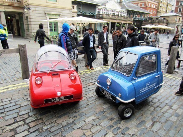 Перед вами самый маленький и смешной автомобиль в мире под названием Peel.