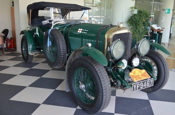 Раритетный Bentley 1926 года прибыл в Киев
