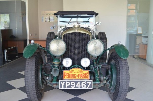 Раритетный Bentley 1926 года прибыл в Киев