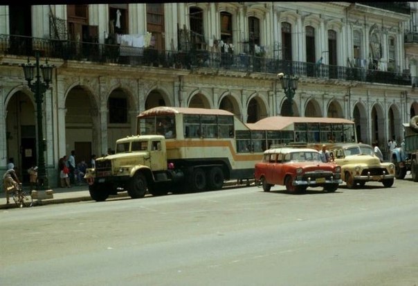 Самодельный общественный транспорт Кубы 